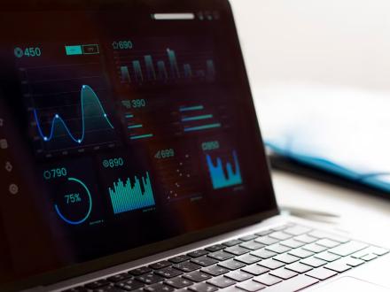 Looker vs Power BI - Revolutionizing Industry Small Cover