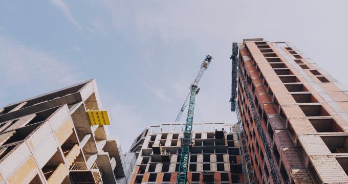 Smart construction site leverages digital twins and connected drones for precise workflow planning